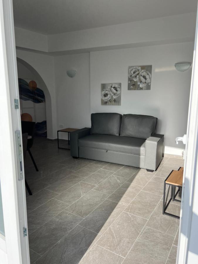 Petit Homme By Andreas Apartment Perissa  Ngoại thất bức ảnh
